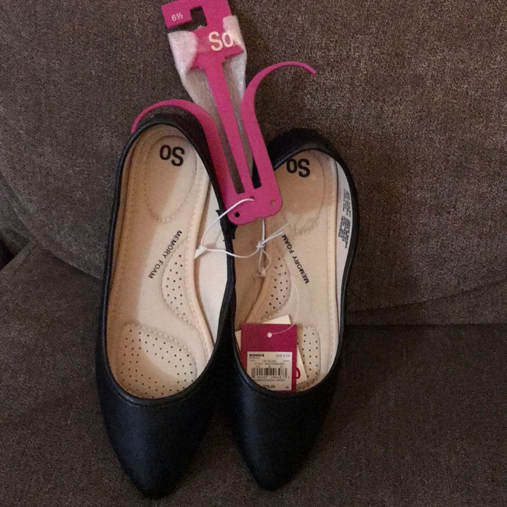 Black flats pointed toe